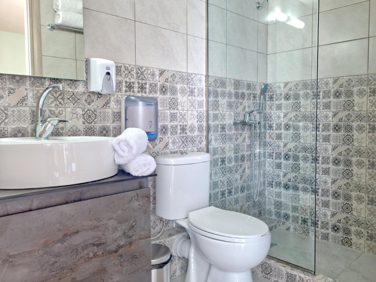 Epipleon Luxury Suites -102- Δωμάτιο 45Τμ Με Βεράντα 35Τμ Μπροστά Στη Θάλασσα 纳弗帕克托斯 外观 照片