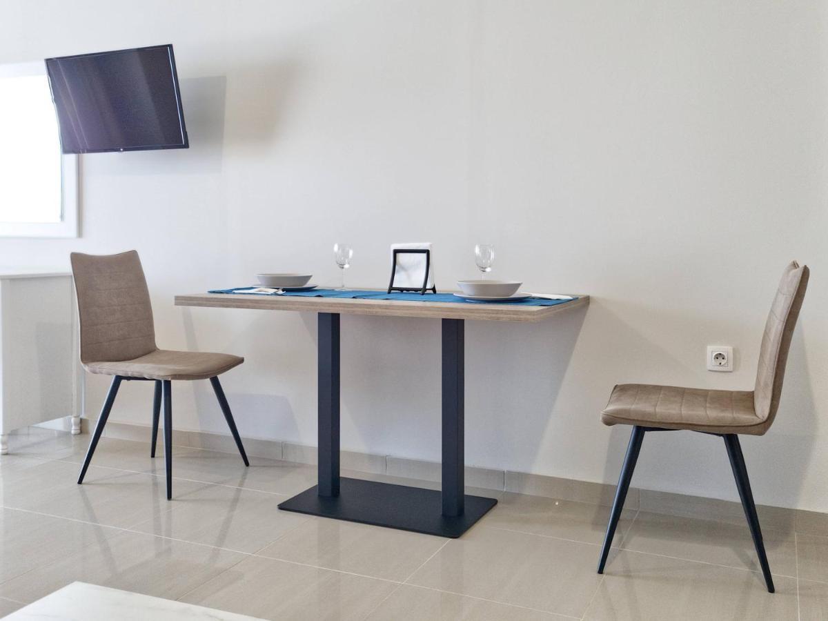 Epipleon Luxury Suites -102- Δωμάτιο 45Τμ Με Βεράντα 35Τμ Μπροστά Στη Θάλασσα 纳弗帕克托斯 外观 照片